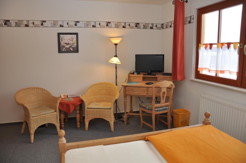 Steakhouse & Pension Crazy Horse Suhl Zimmer foto