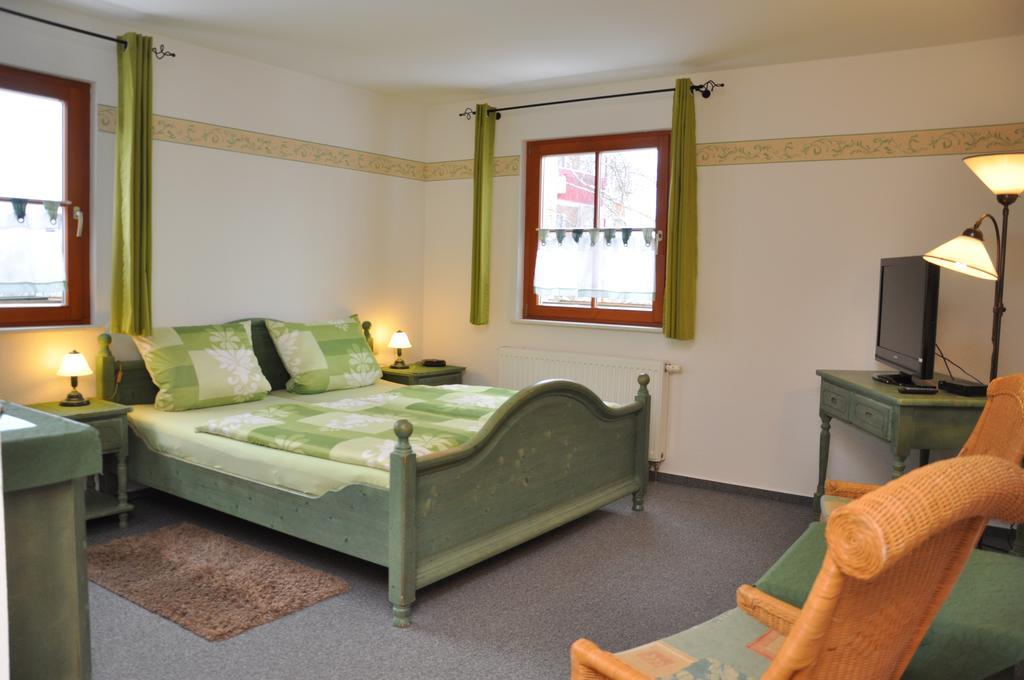 Steakhouse & Pension Crazy Horse Suhl Zimmer foto