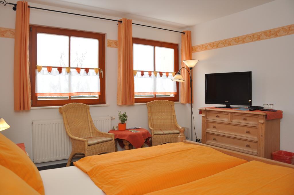 Steakhouse & Pension Crazy Horse Suhl Zimmer foto