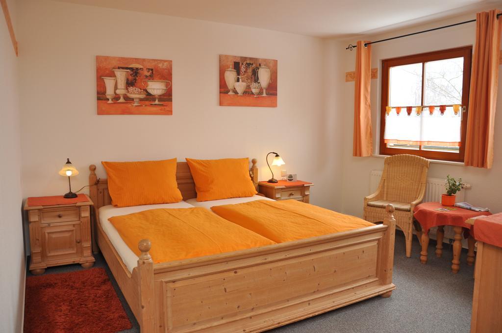Steakhouse & Pension Crazy Horse Suhl Zimmer foto