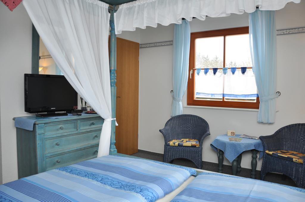 Steakhouse & Pension Crazy Horse Suhl Zimmer foto