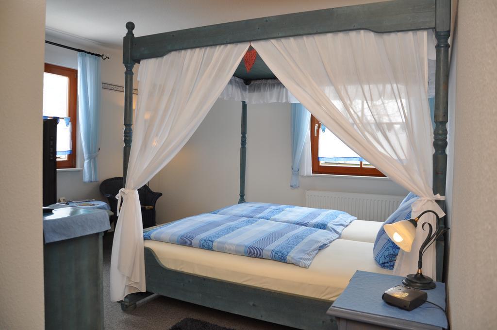 Steakhouse & Pension Crazy Horse Suhl Zimmer foto