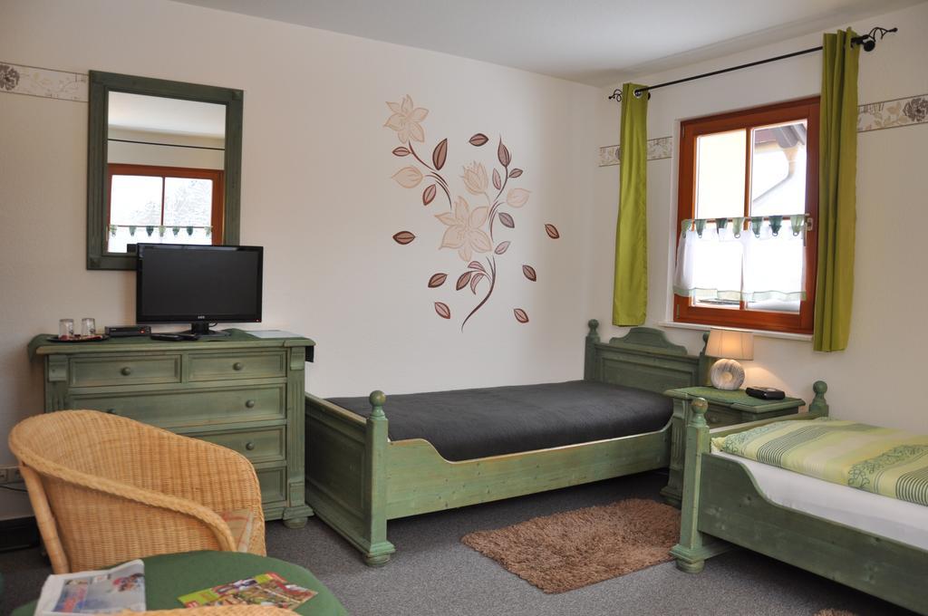 Steakhouse & Pension Crazy Horse Suhl Zimmer foto