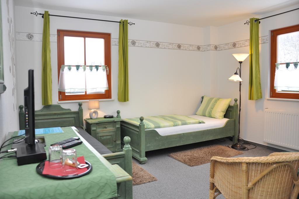 Steakhouse & Pension Crazy Horse Suhl Zimmer foto