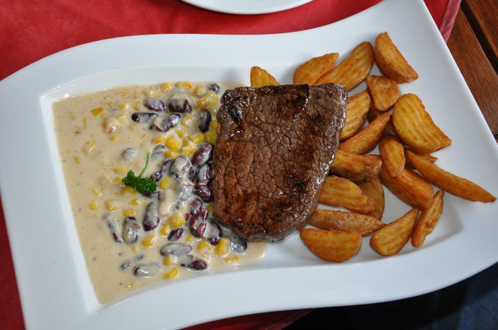 Steakhouse & Pension Crazy Horse Suhl Exterior foto